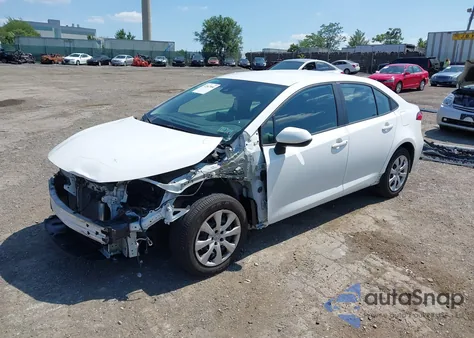 2021 Toyota Corolla Le z USA, uszkodzony, nr VIN 5YFEPMAE9MP195871